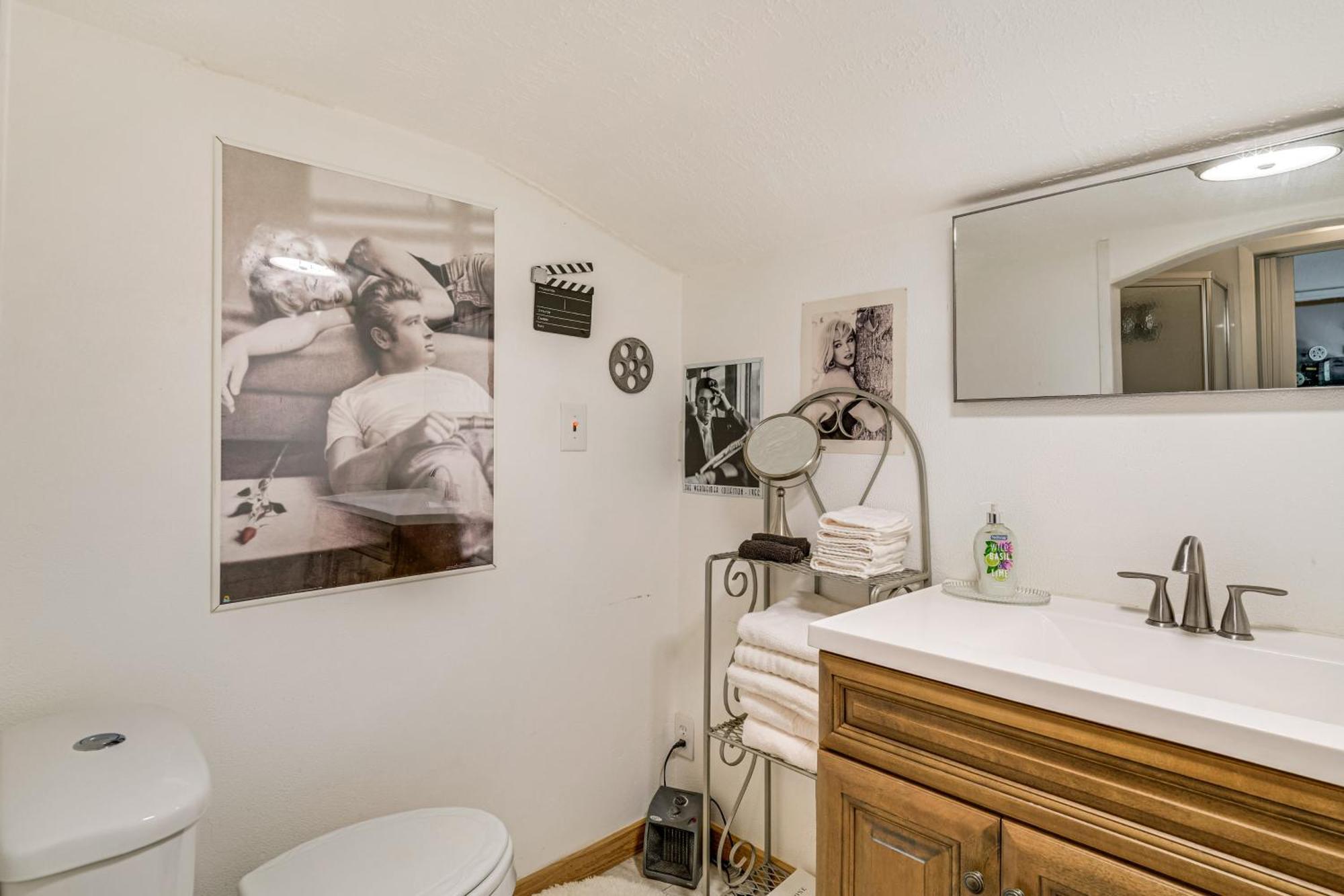 College Station Getaway With Hot Tub And Courtyard! Villa Exteriör bild