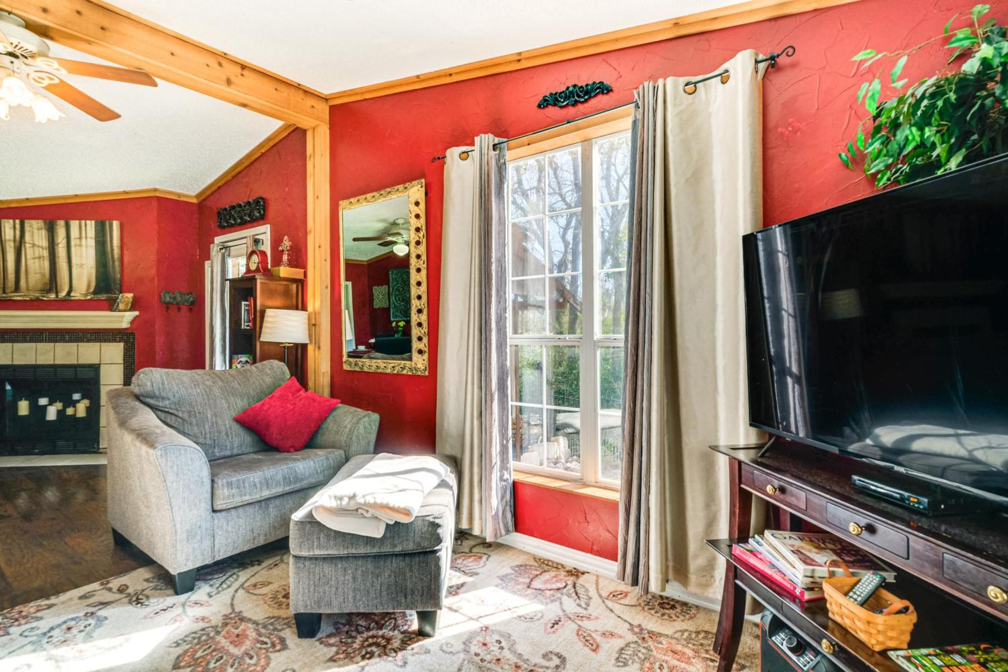 College Station Getaway With Hot Tub And Courtyard! Villa Exteriör bild