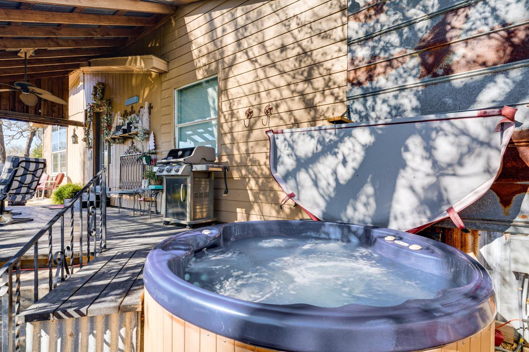 College Station Getaway With Hot Tub And Courtyard! Villa Exteriör bild